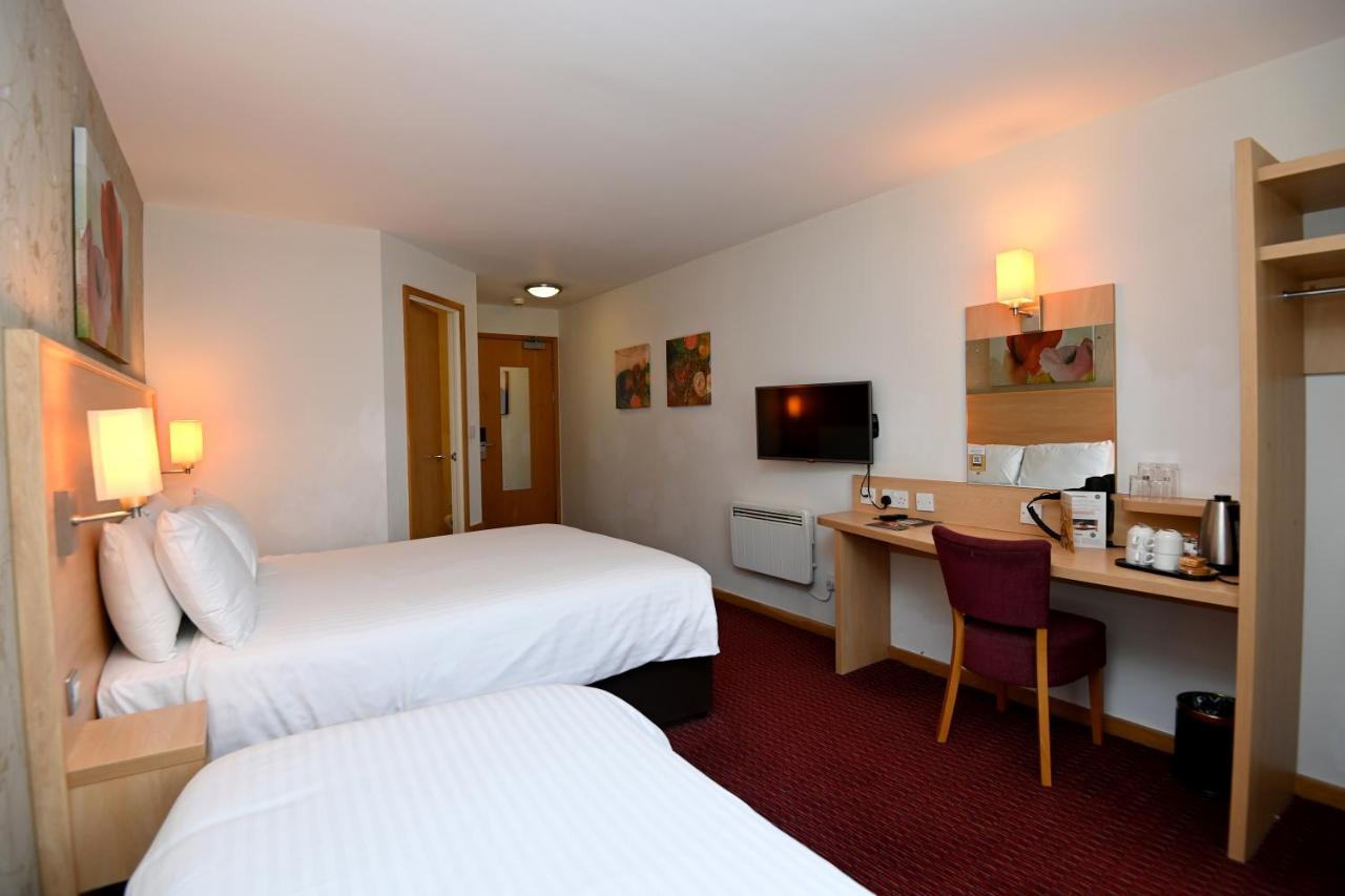 Meadow Farm Redditch By Marstons Inns Buitenkant foto